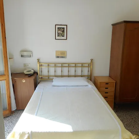 Gina Hotel 3*
