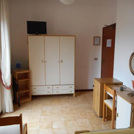 Gina Hotel 3*