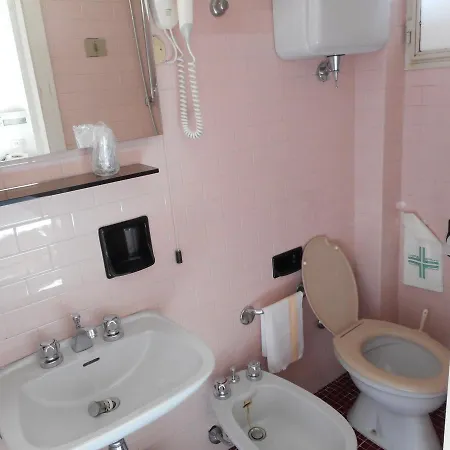 Gina Hotel 3*